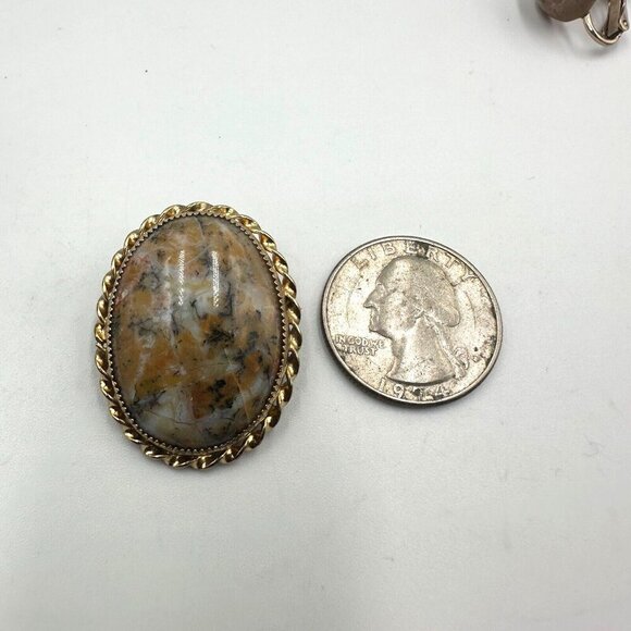 3/$30 Vintage Brooch Earring Set Gold Tone Brown Granite Design Screw Back 1.5" - Picture 4 of 15